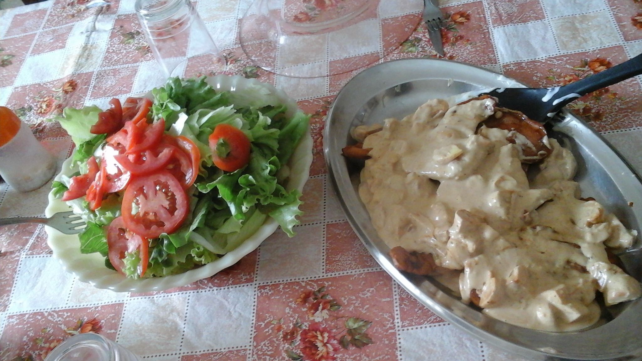 Filé de frango com molho de champignon