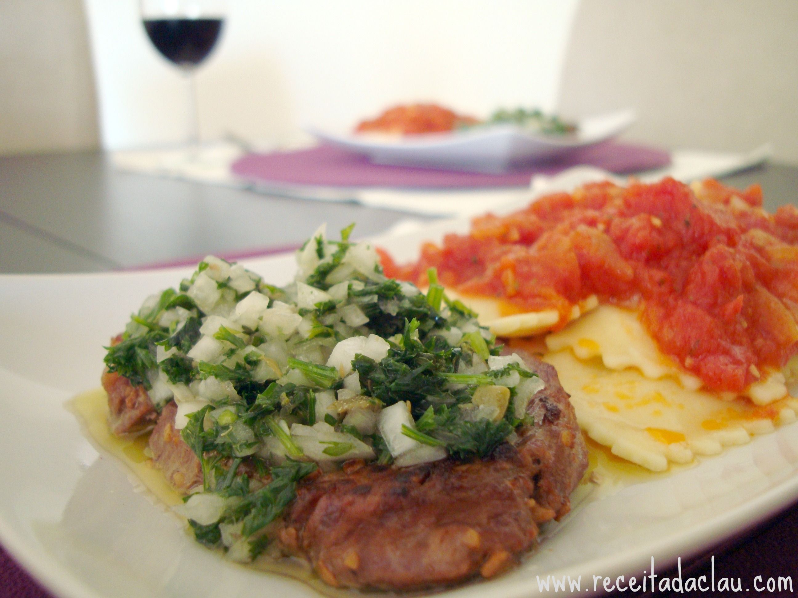 Filé mignon com salsa verde