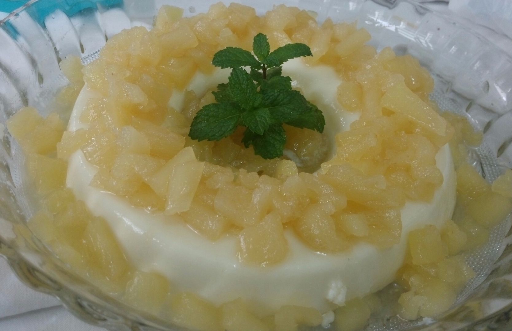 Flan de coco com abacaxi