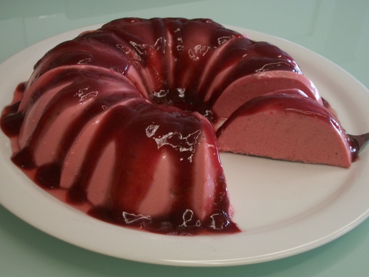 Flan de gelatina com morango