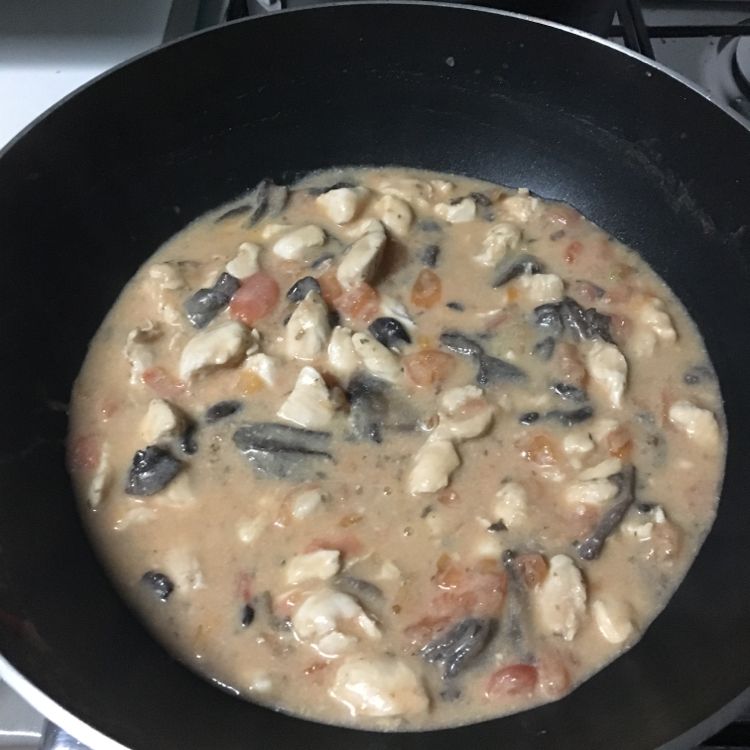 Frango com champignon cremoso