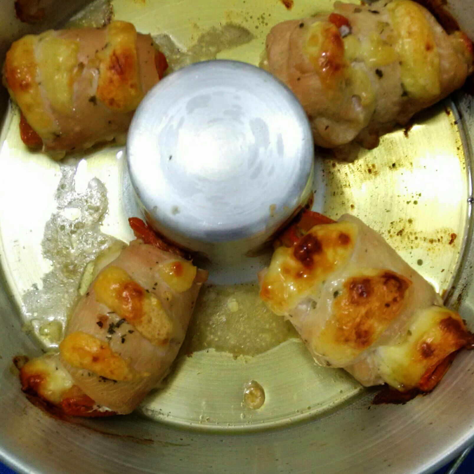 Frango enrolado com queijo branco