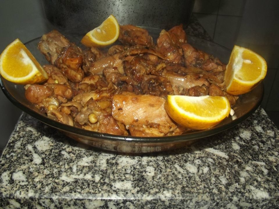 Frango simples com caldo de laranja