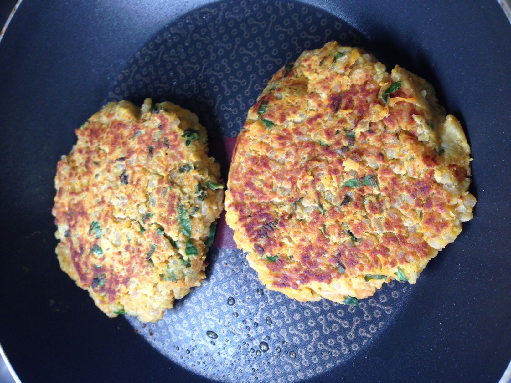 Hambúrguer de grão de bico e arroz integral