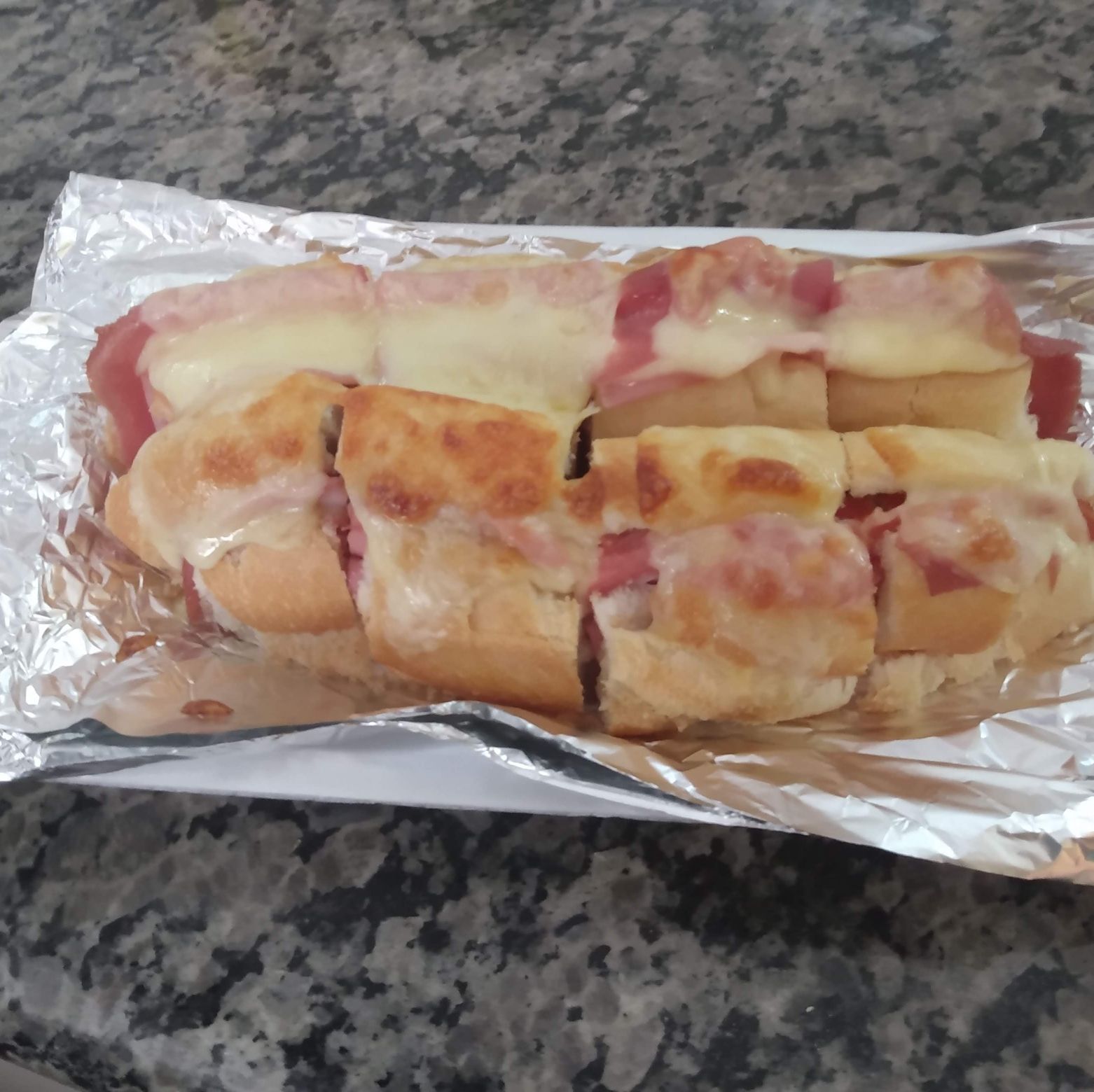 Lanche misto de forno