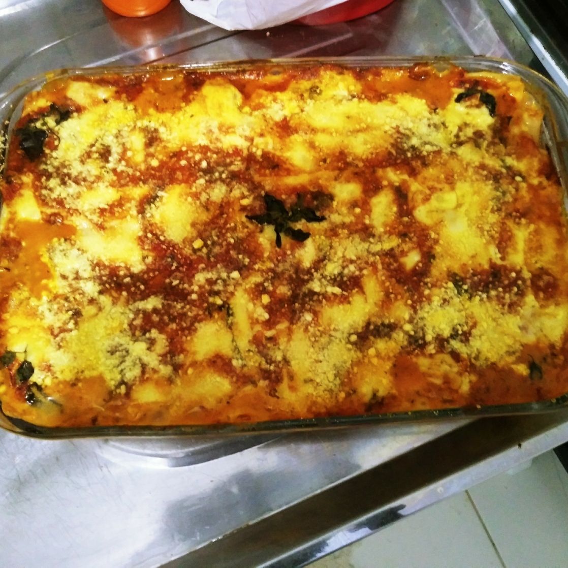 Lasanha de frango com requeijão, presunto e queijo