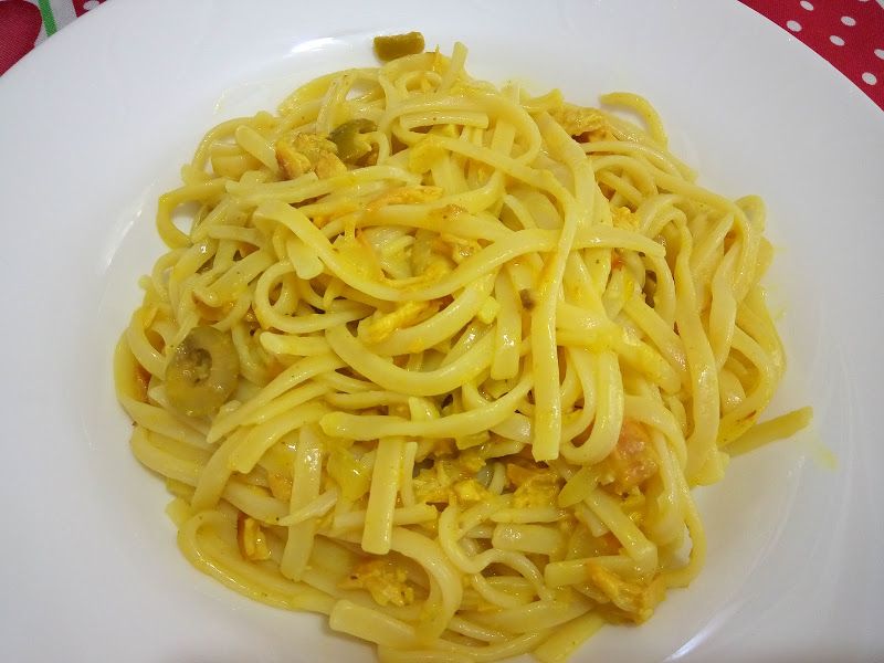 Macarrão al dente com frango e queijo minas