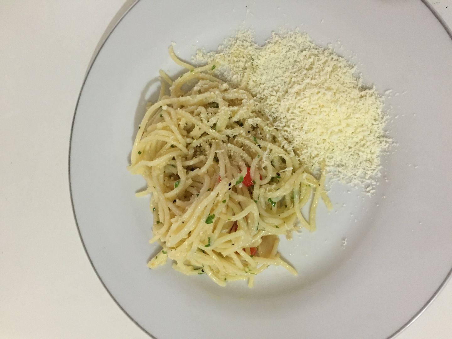 Macarrão ao alho e óleo (pasta aglio e olio)