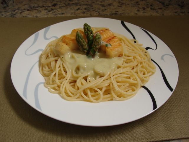 Macarrão ao creme de aspargos e bacalhau da Abima