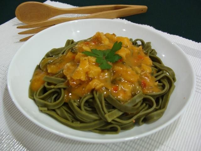 Macarrão ao molho de bobó de bacalhau