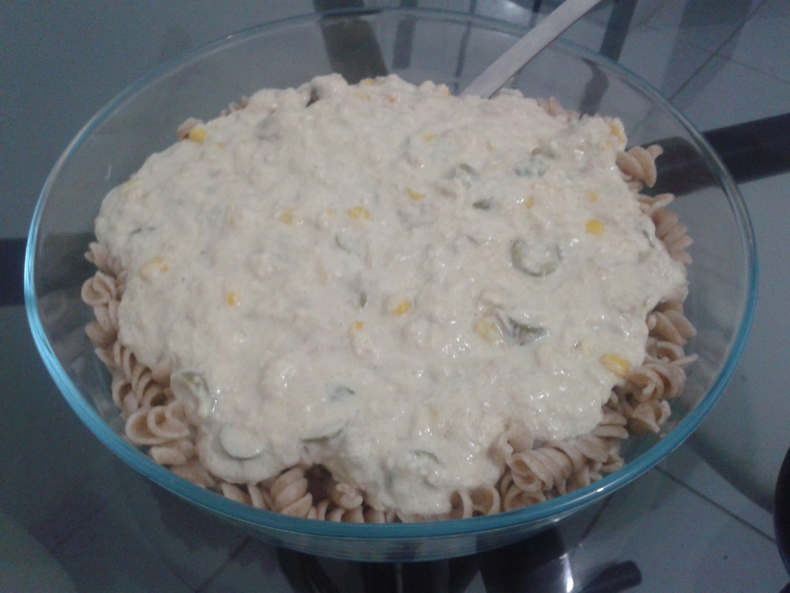 Macarrão com atum ao molho branco