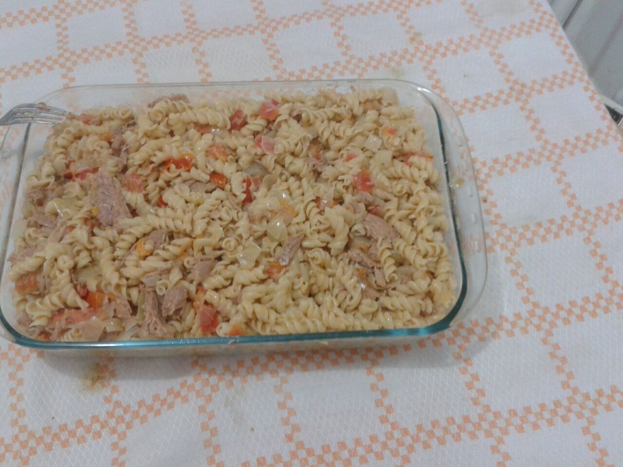 Macarrão com atum e creme de leite