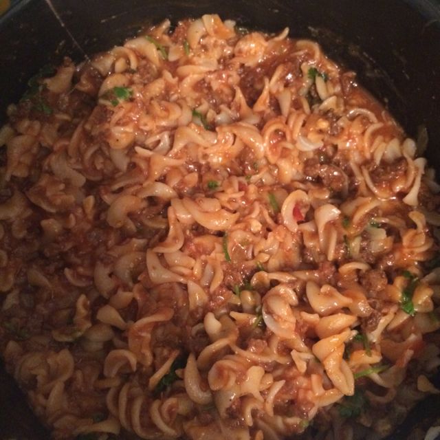 Macarrão com molho e carne moída fácil e rápido