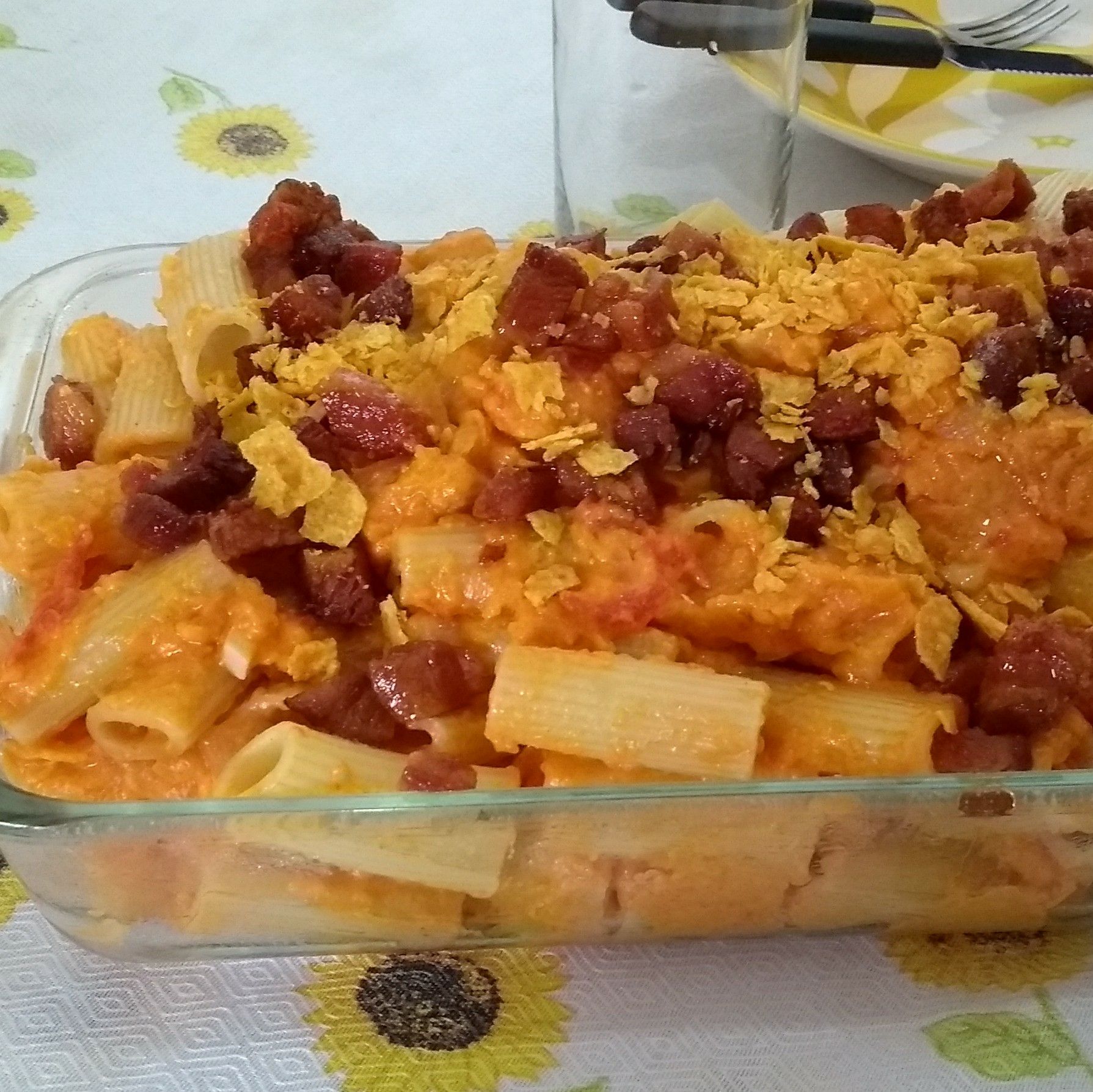 Macarrão com salgadinho de tortilla