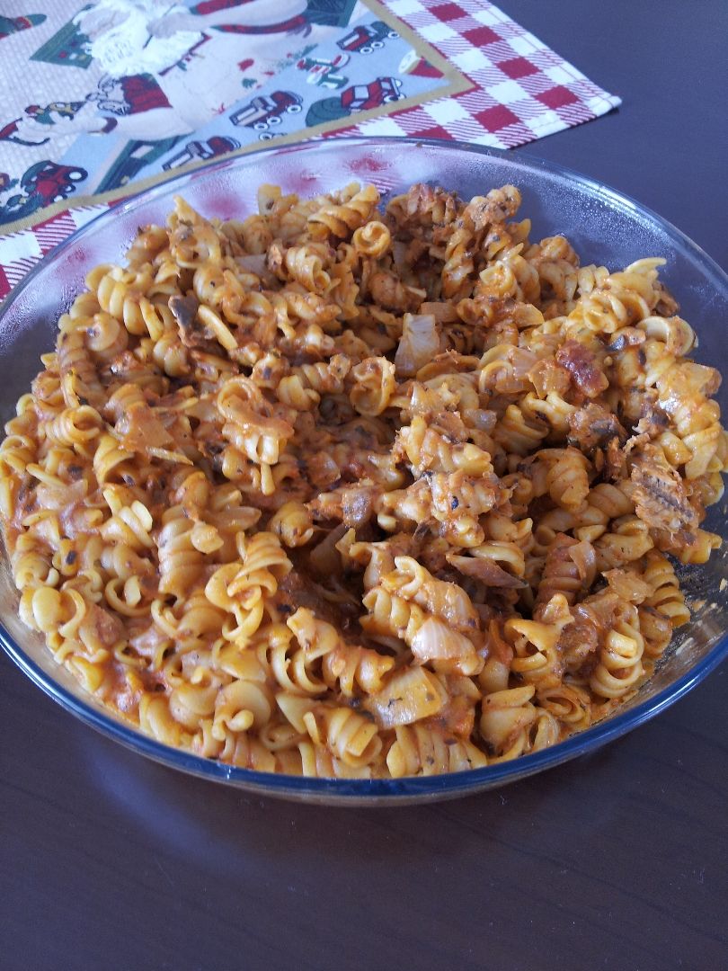 Macarrão com sardinha na panela de pressão