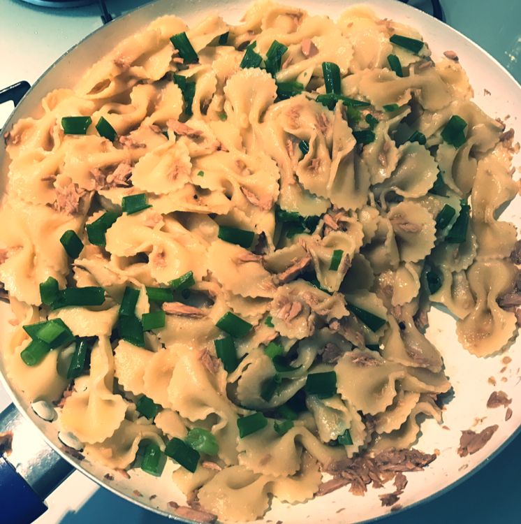 Macarrão de atum ao shoyo