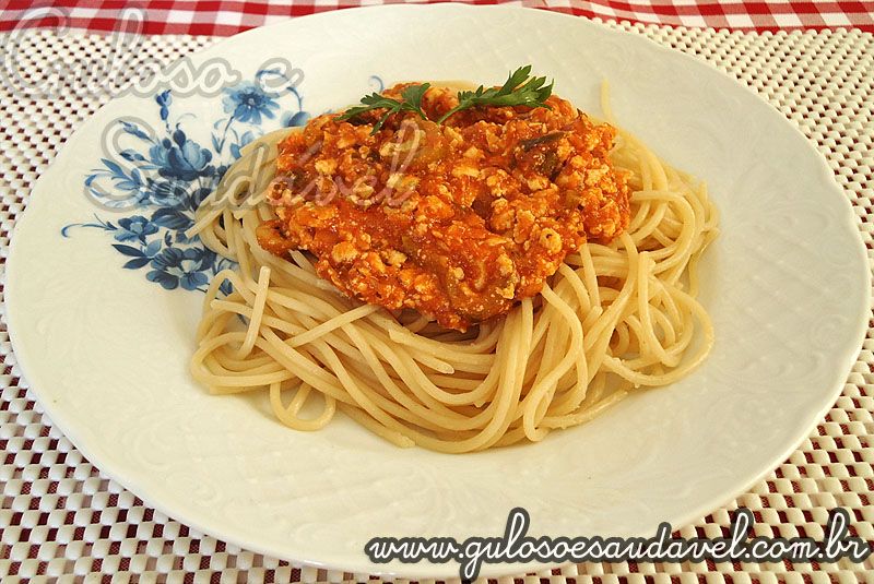 Macarrão de ricota com tomate