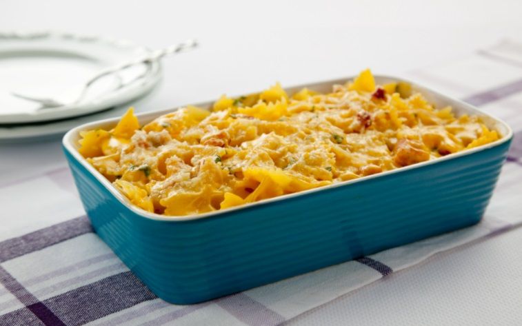 Macarrão gratinado com cheddar e bacon