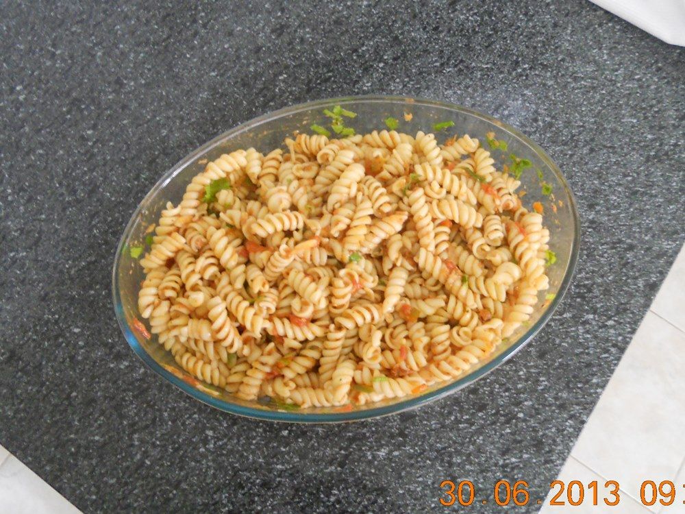 Macarrão picante com atum