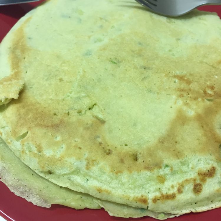 Massa de panqueca de brócolis e queijo