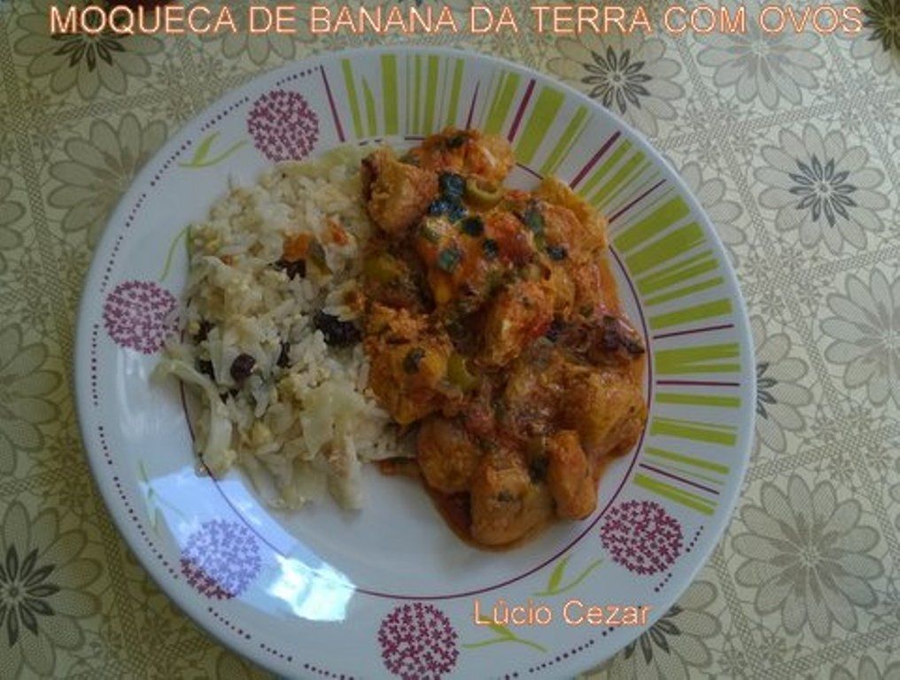 Moqueca de banana-da-terra com ovos