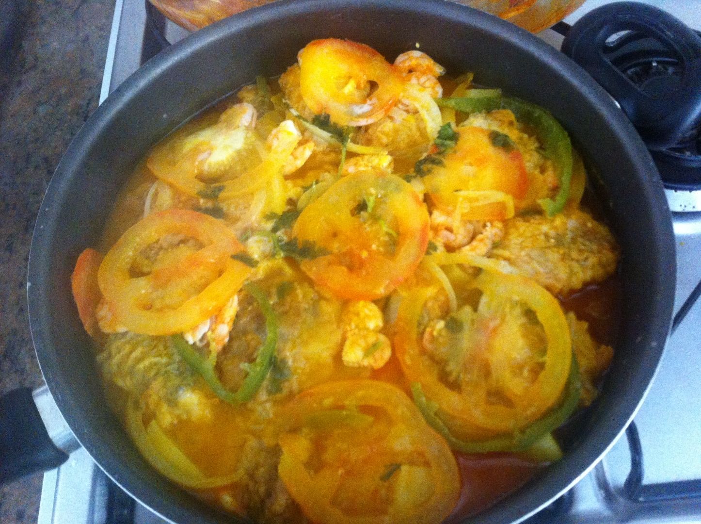 Moqueca de tilápia e camarão