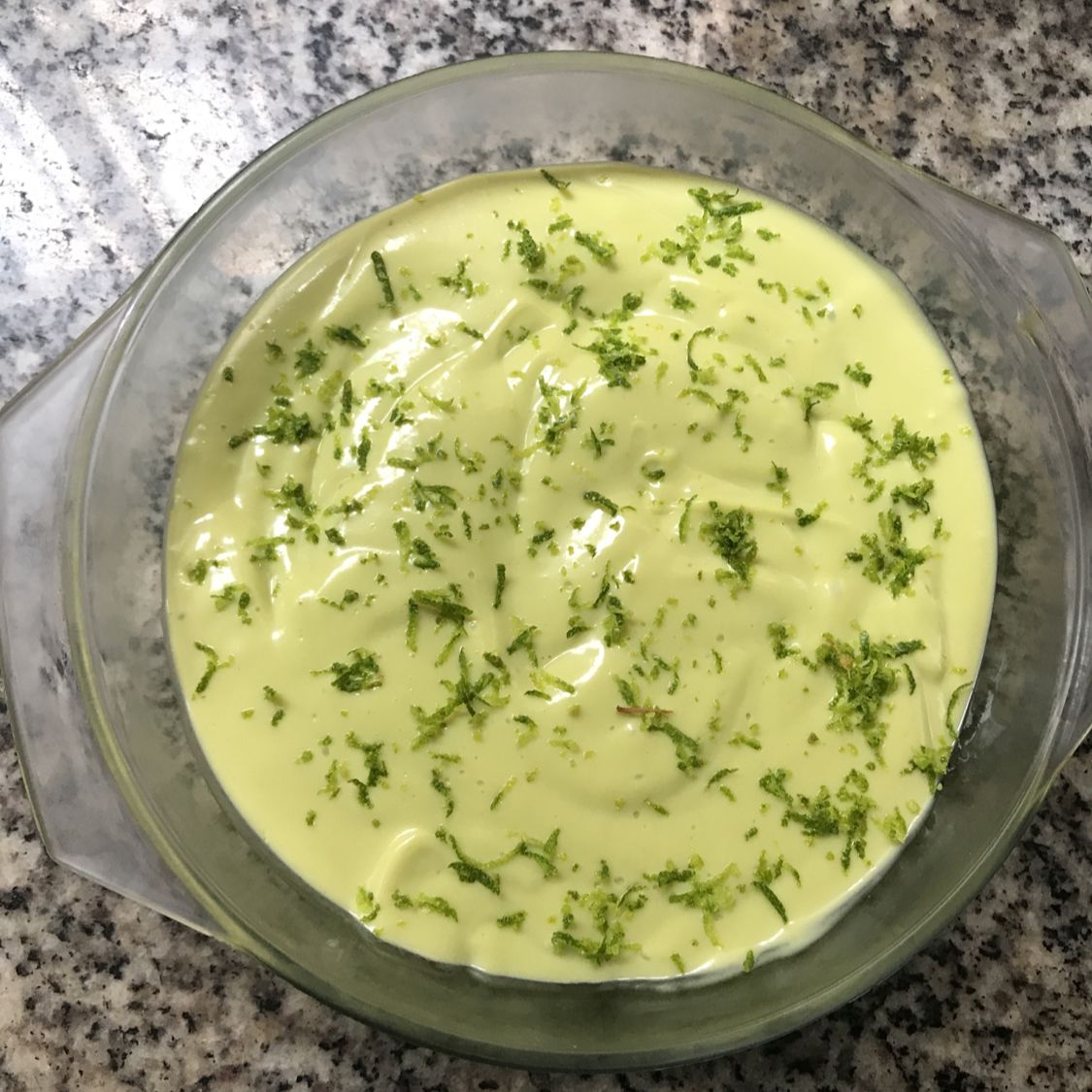 Mousse de abacate com limão