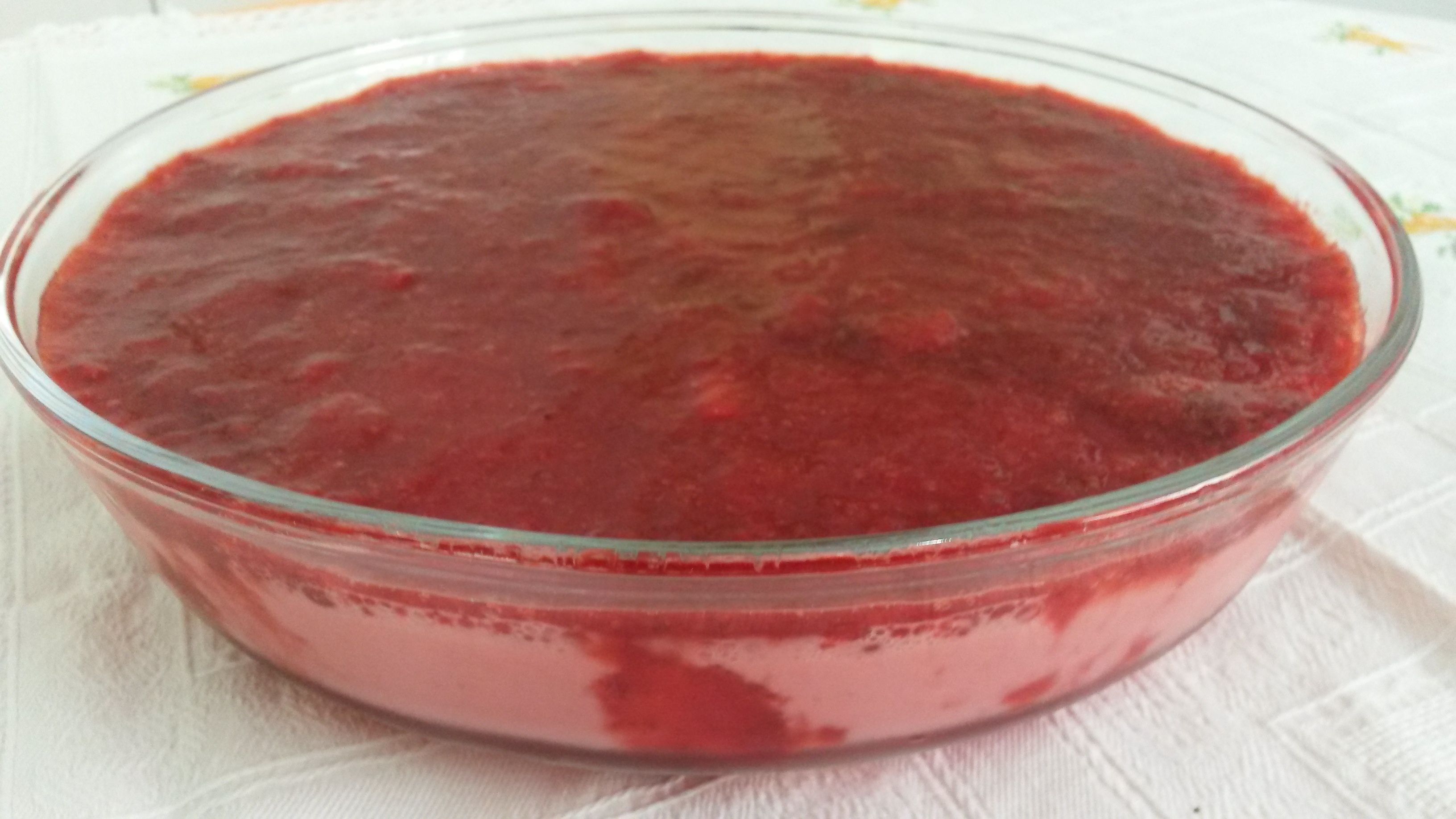 Mousse de morango com geleia