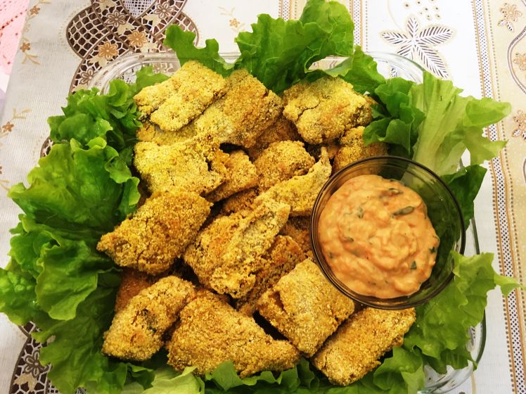 Nuggets de peixe com molho tártaro