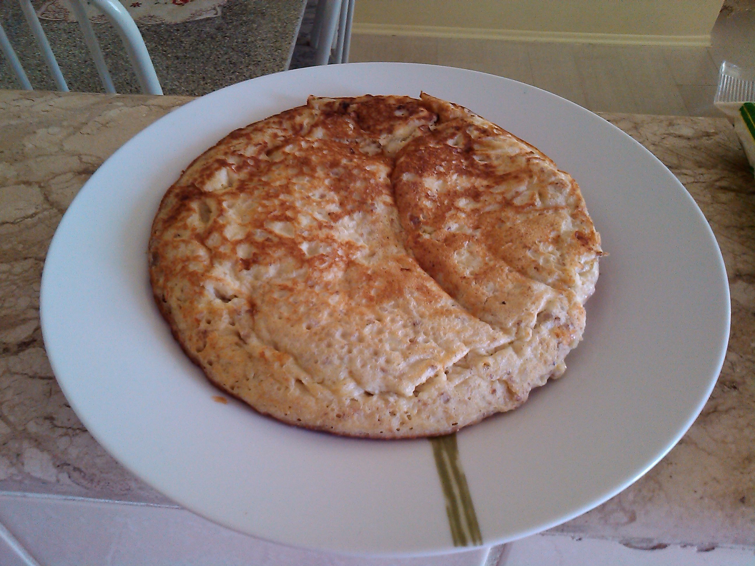 Omelete anabólico de queijo cottage com atum