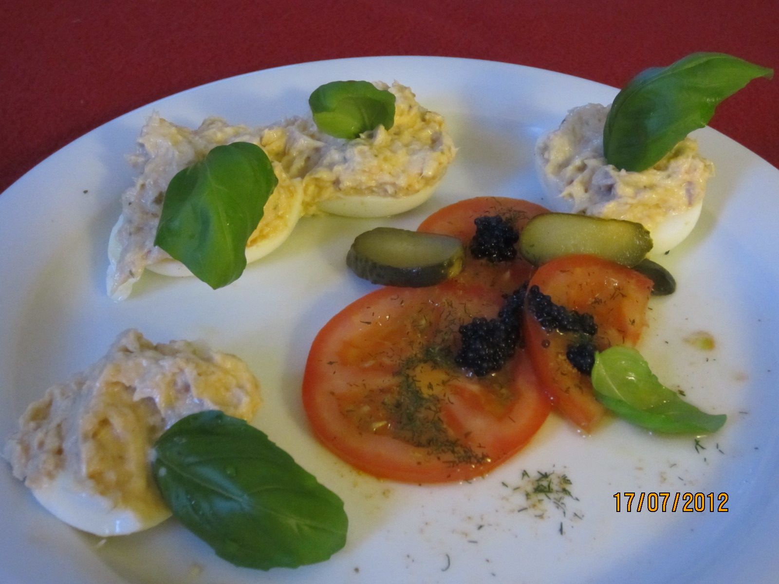 Ovo recheado com pasta de atum