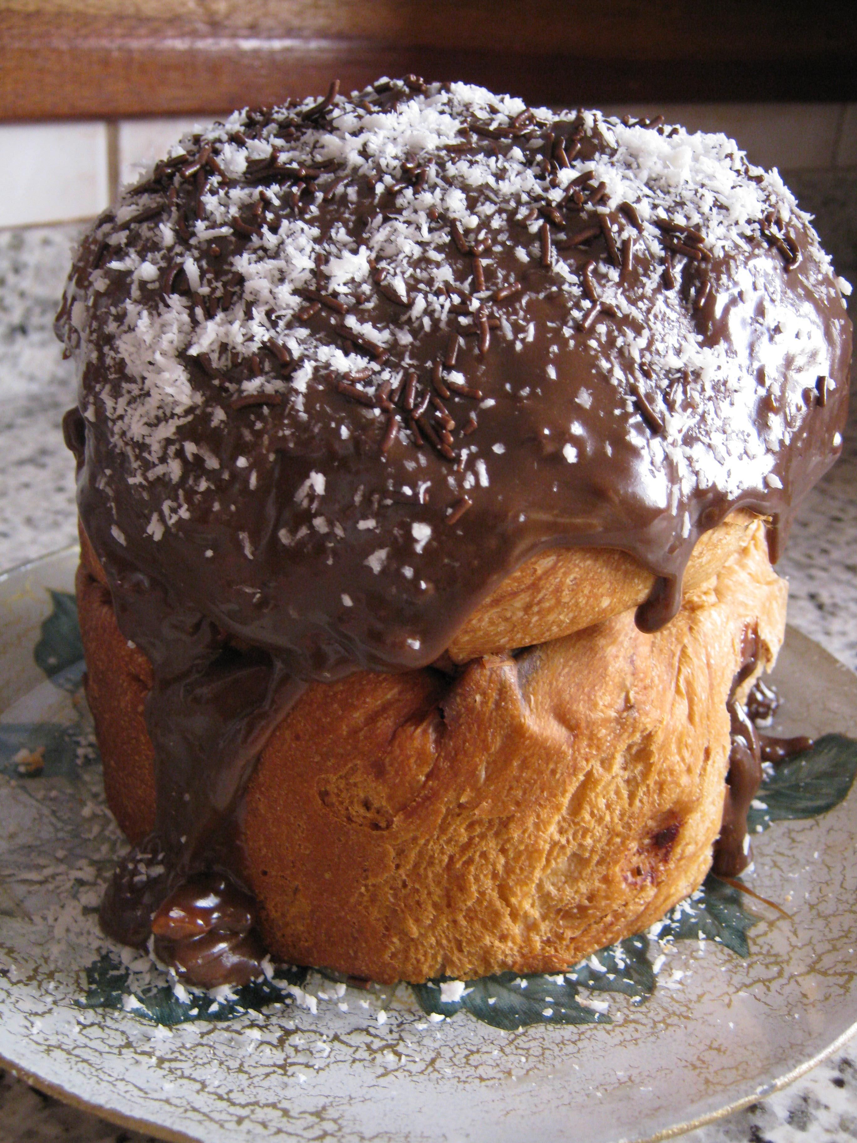 Panetone Recheado de brigadeiro e nozes