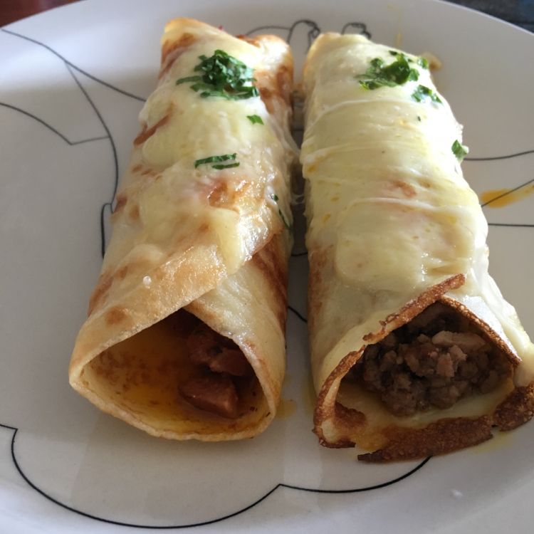 Panqueca fofinha de carne moída e requeijão