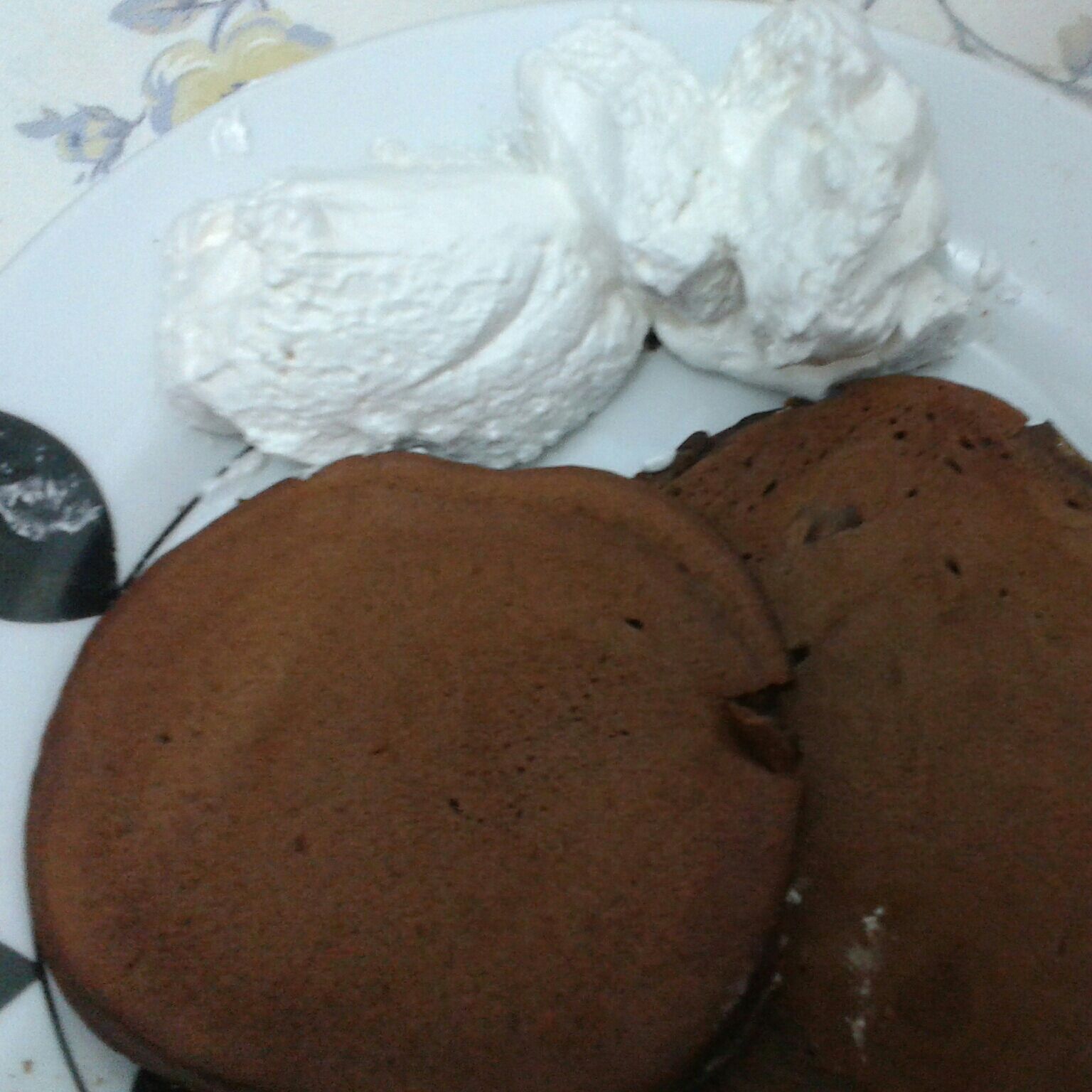 Panquecas de chocolate com marshmallow