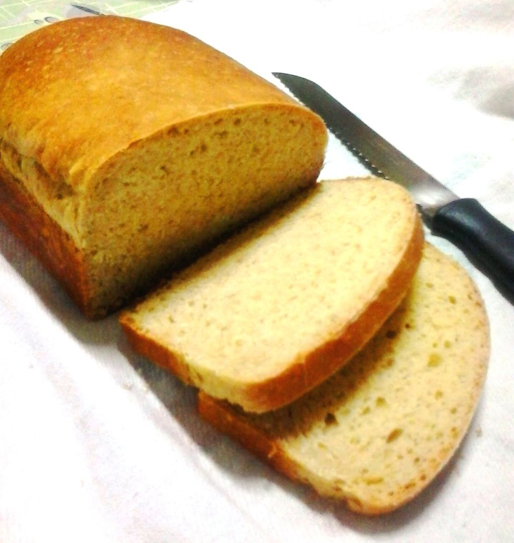 Pão caseiro com iogurte de coco