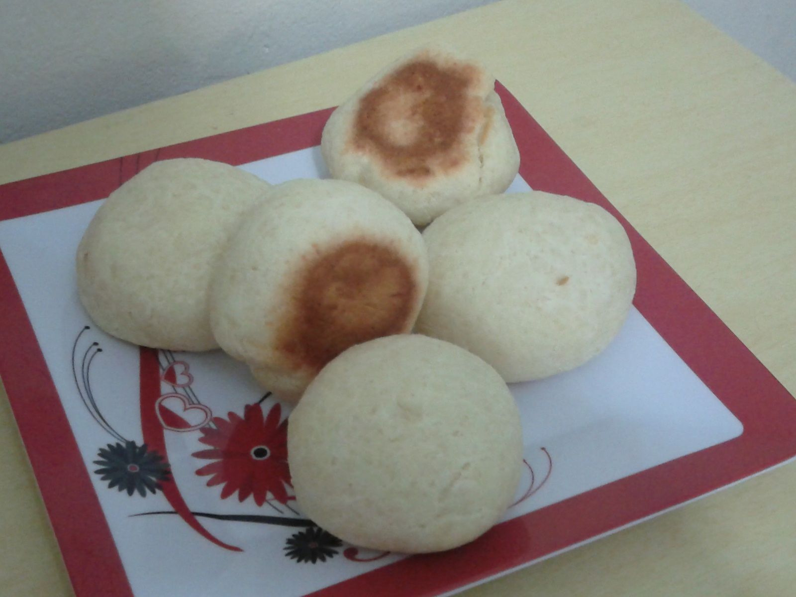 Pão caseiro de queijo provolone