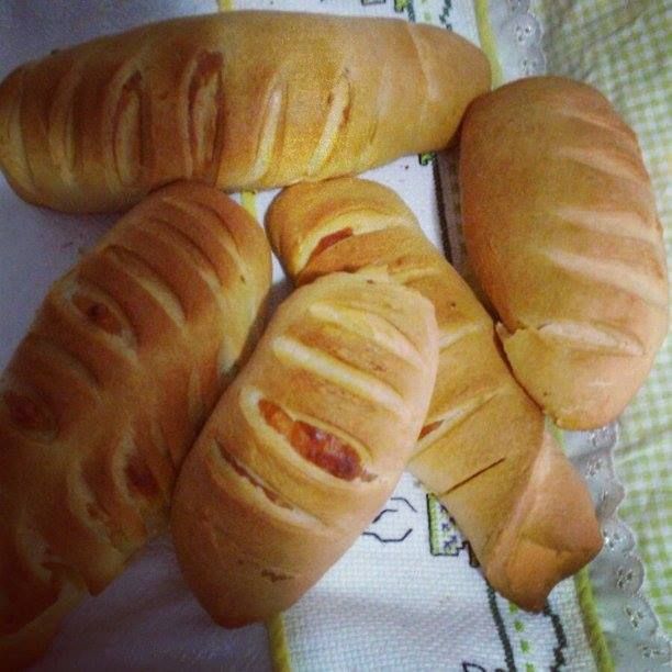 Pão com queijo minas, requeijão e alho