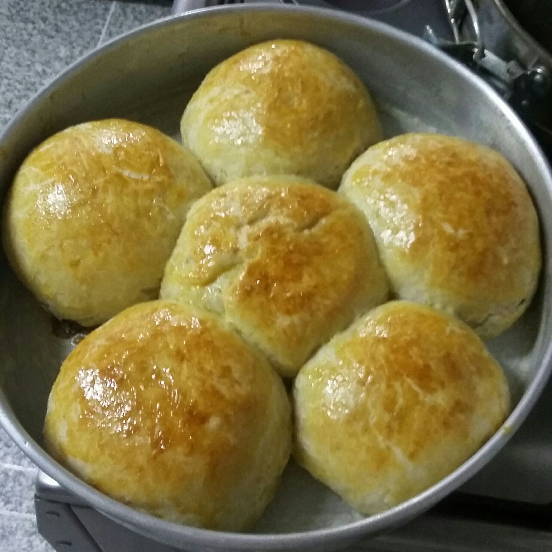 Pão de calabresa moída