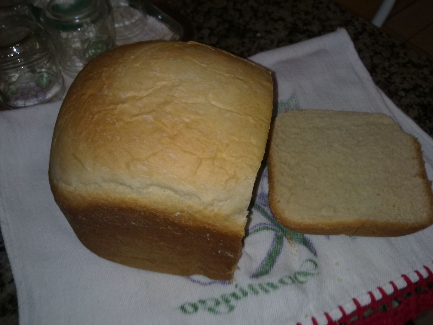 Pão de leite condensado feito na máquina de pão