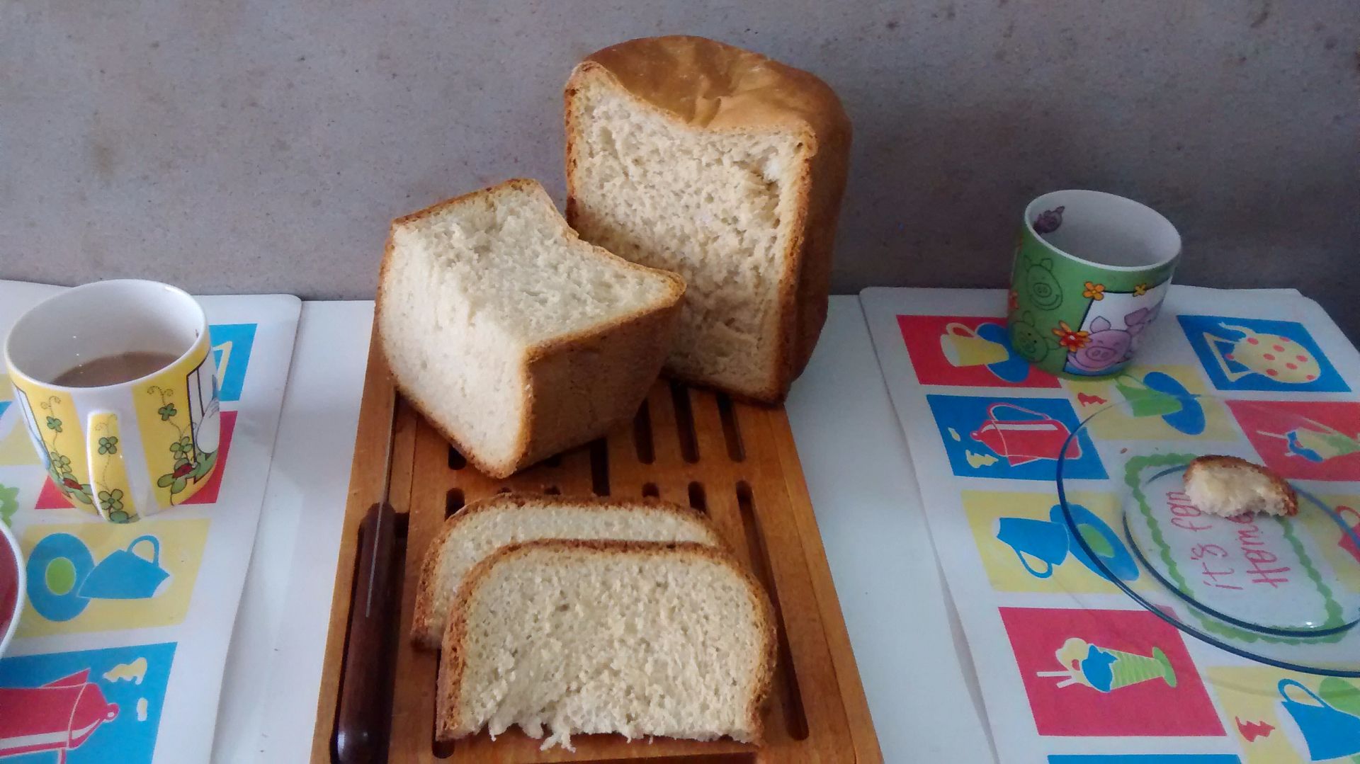 Pão de máquina sem ovos e leite