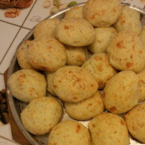 Pão de queijo com 3 queijos