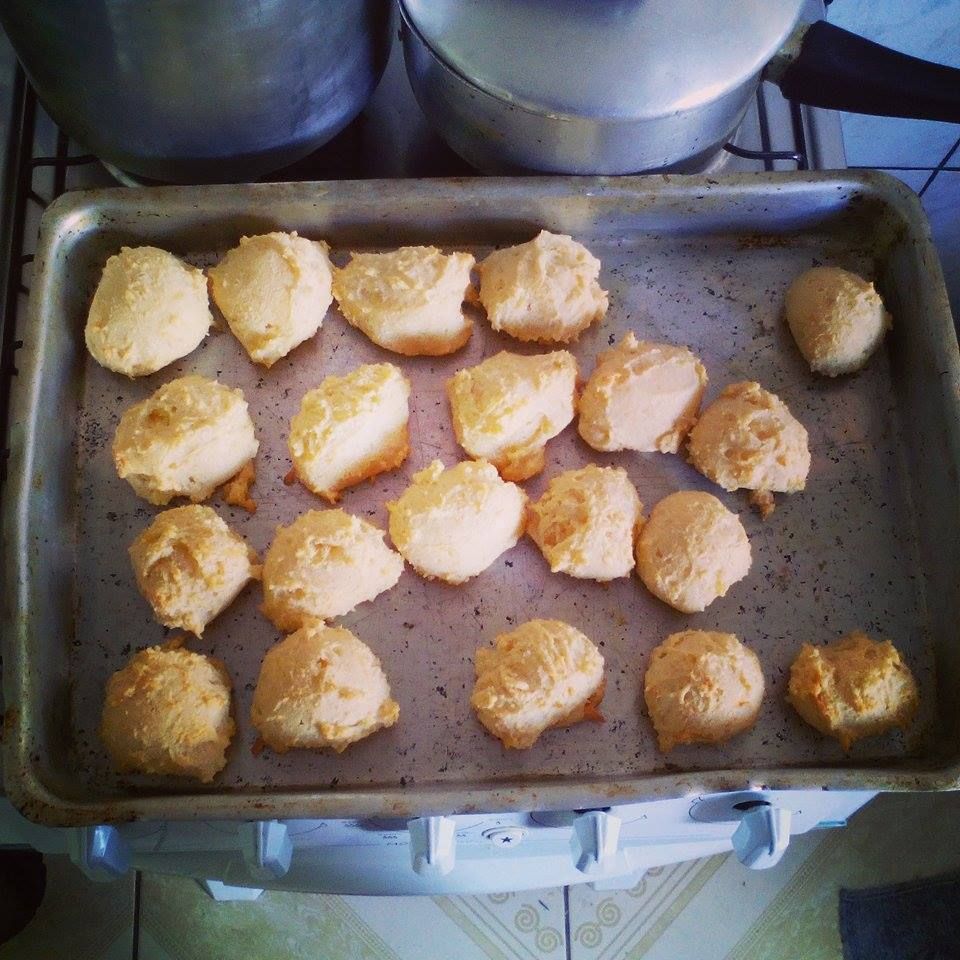 Pão de queijo com batatas