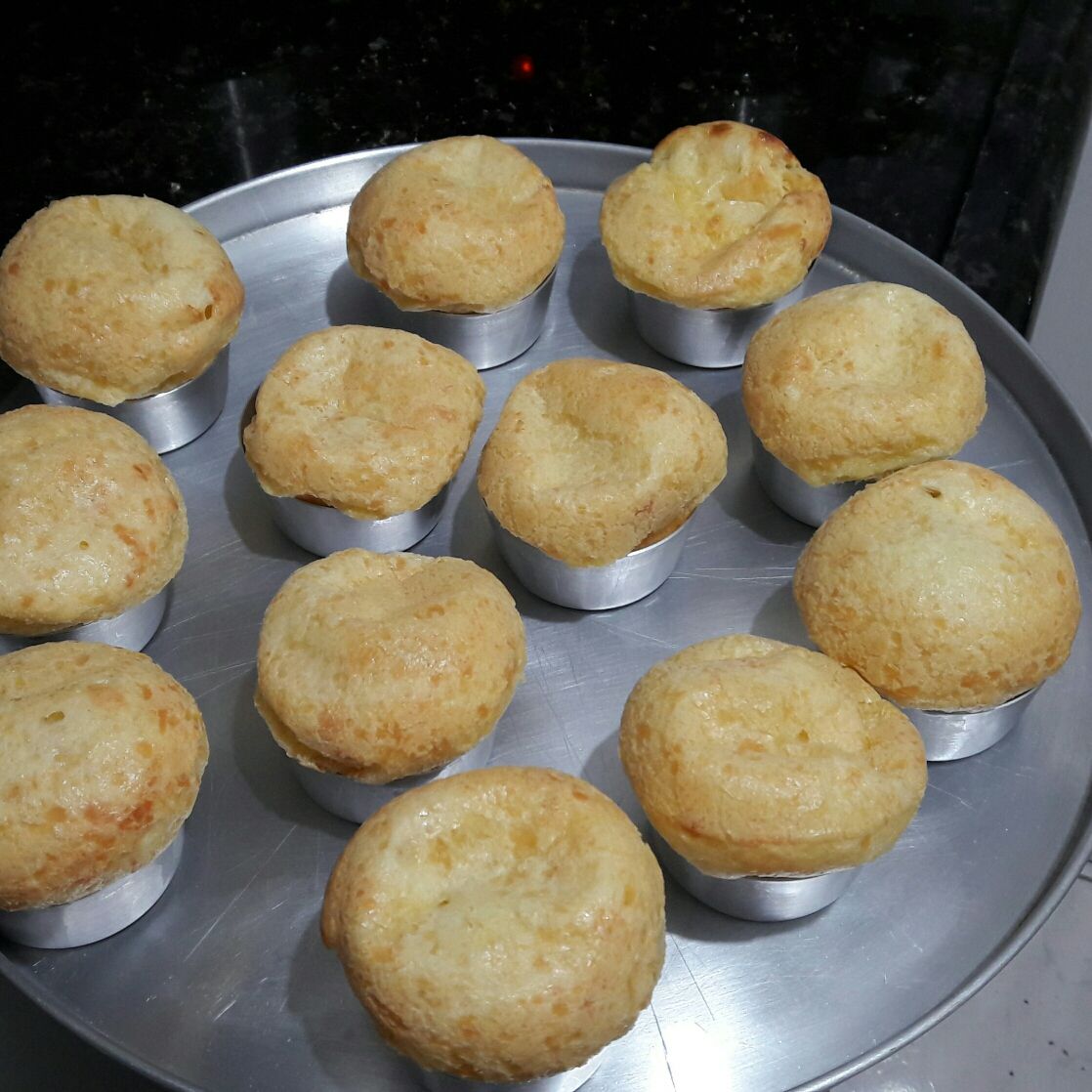 Pão de queijo de tapioca a moda do Sato