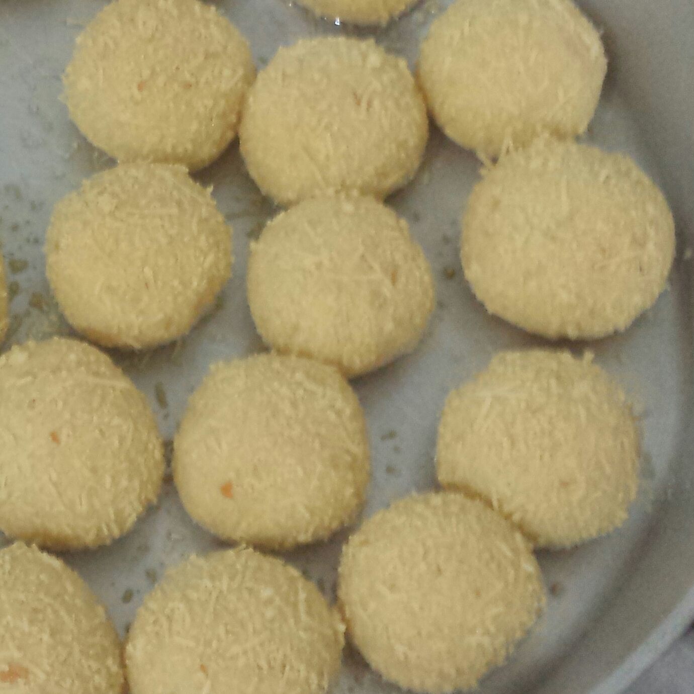 Pão de queijo empanado