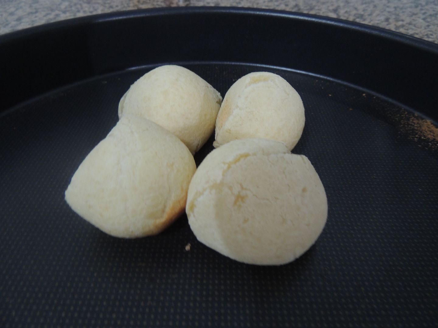 Pão de queijo gostoso e sequinho