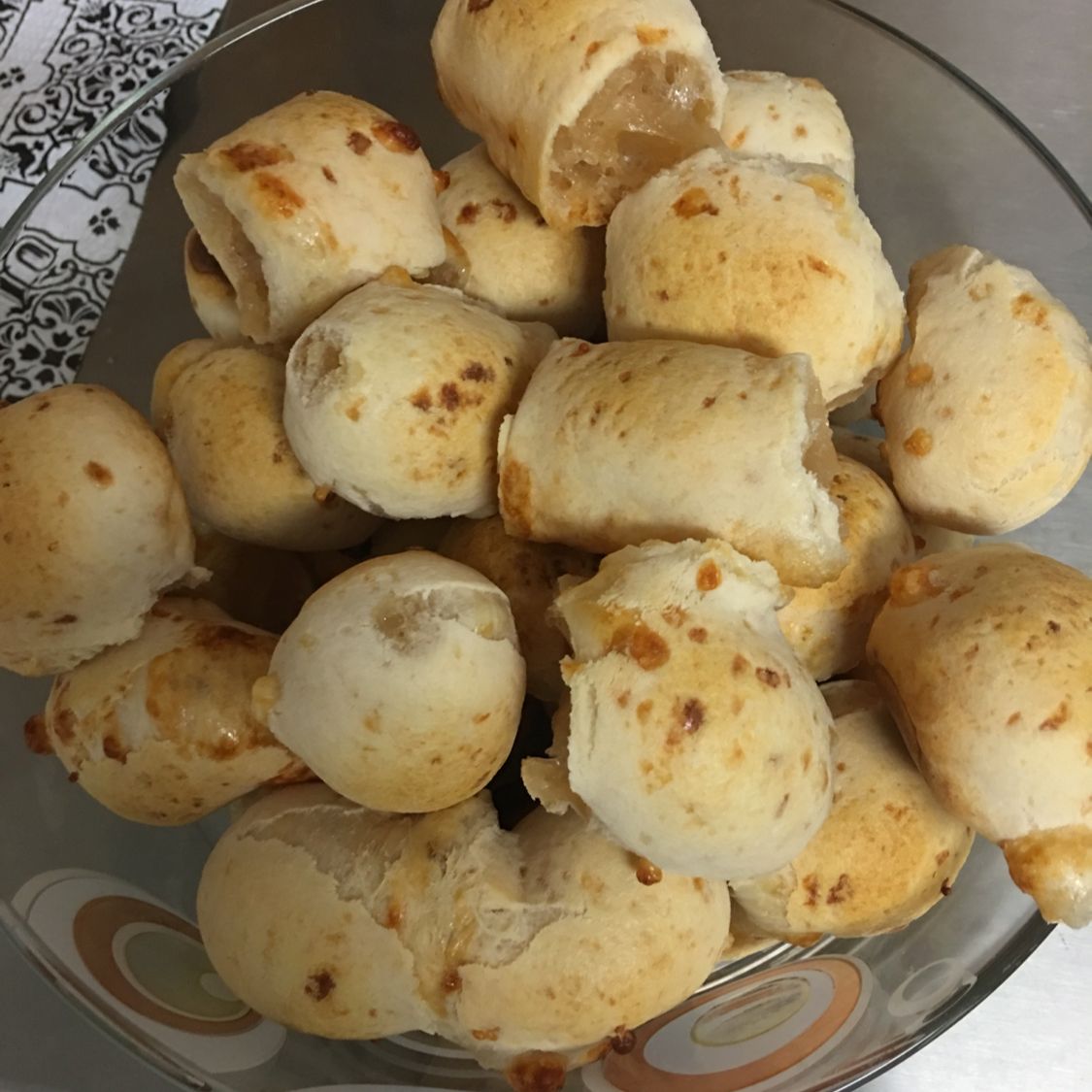 Pão de queijo rápido, fácil e barato