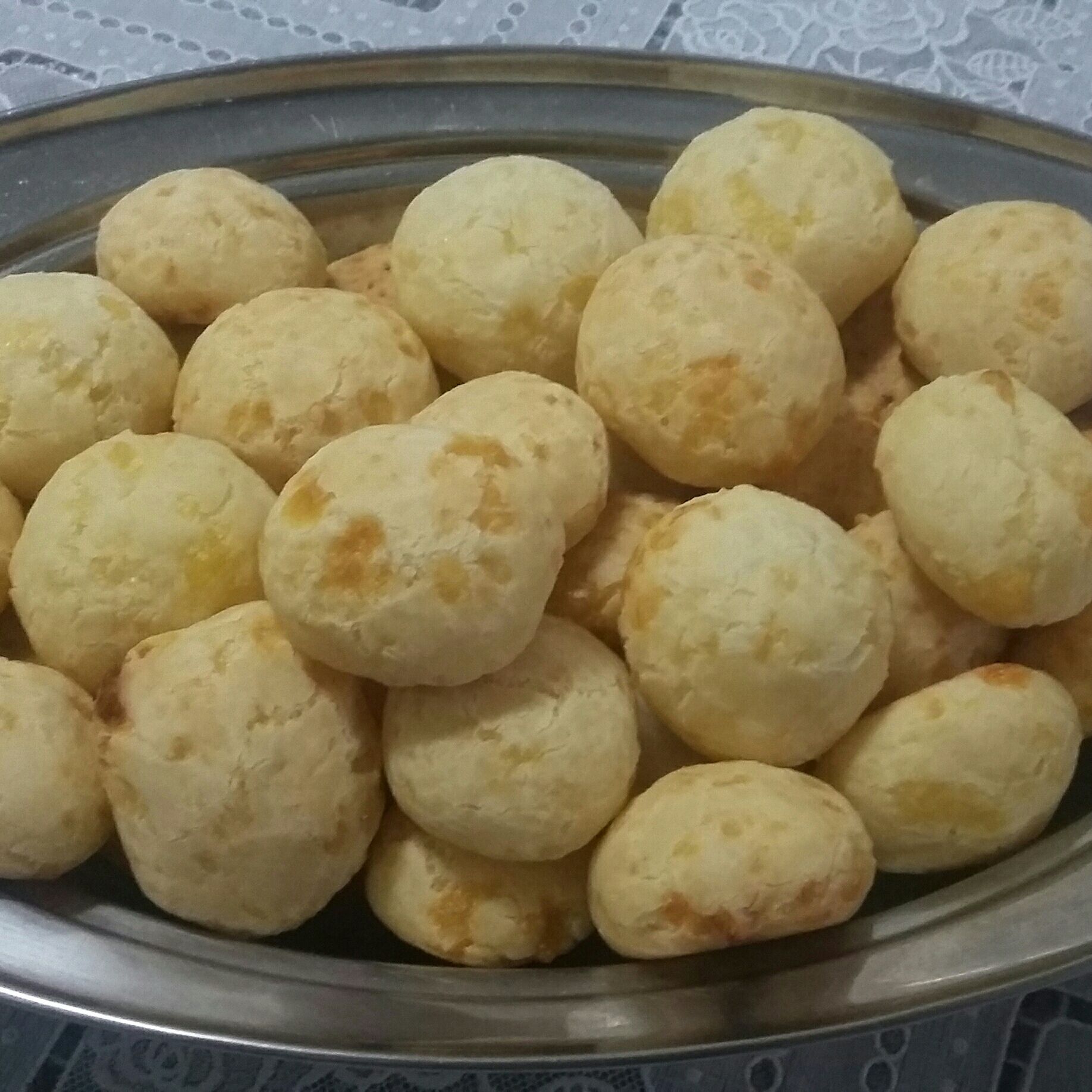 Pão de queijo super fácil (3 ingredientes)