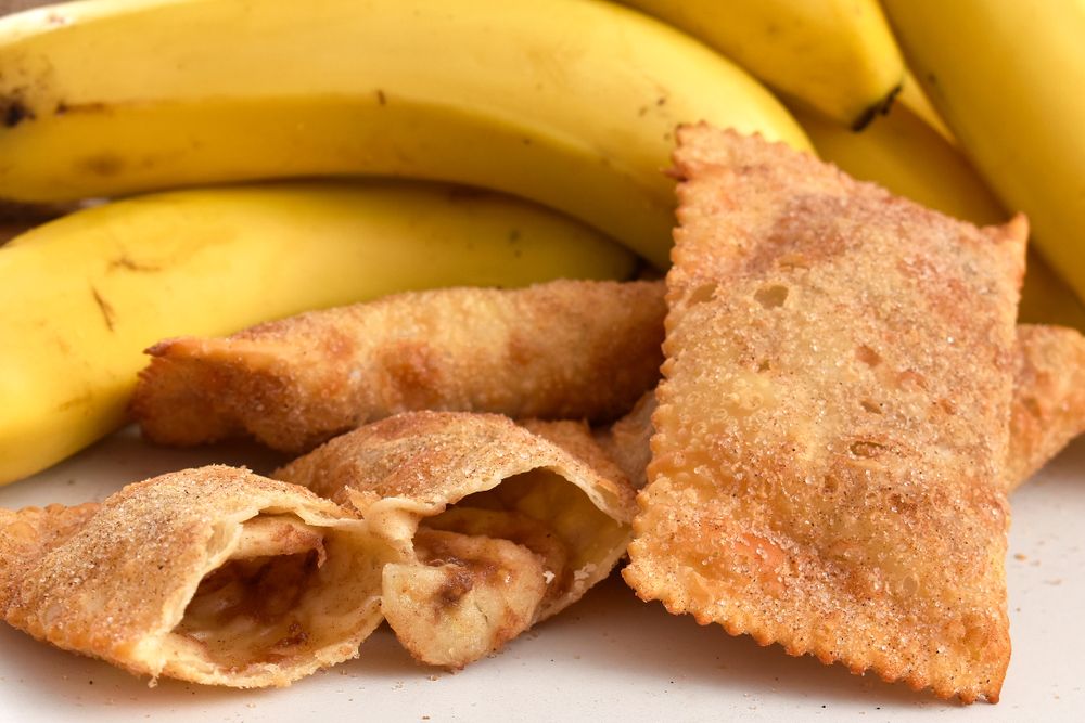 Pastel de doce de leite com bananas