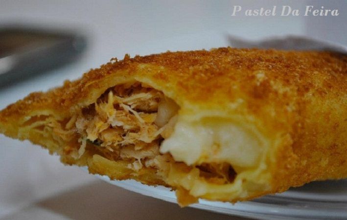 Pastel de frango com catupiry