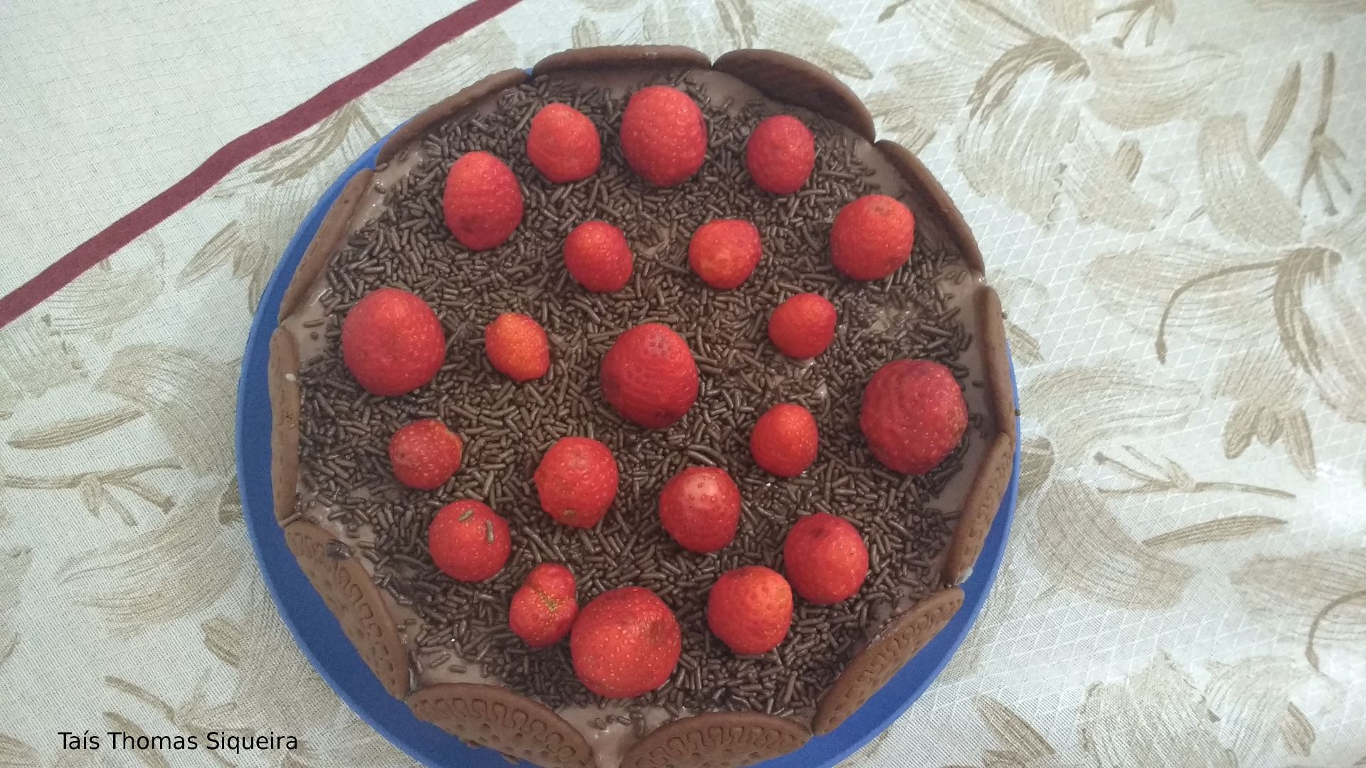 Pavê de chocolate e morango da Taís